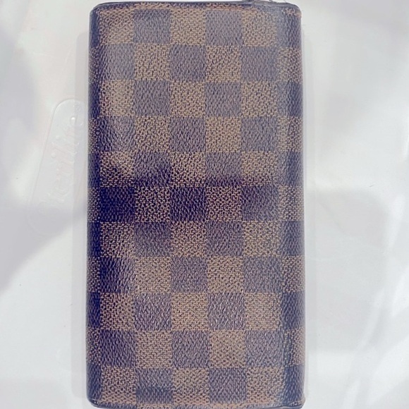 Louis Vuitton Wallet - Picture 8 of 8